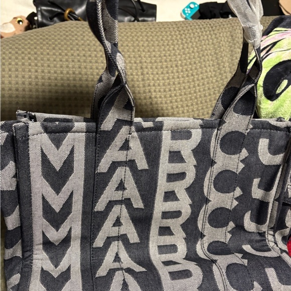 Stylish Gray and Black Tote Bag - Picture 1 of 5